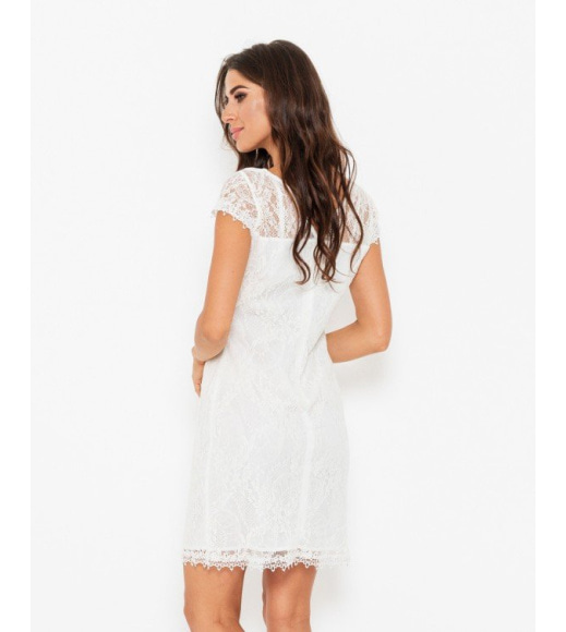 Ошатна біла сукня з мережива