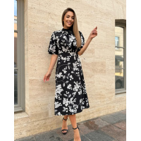 Черное цветочное платье с вырезом на спинке