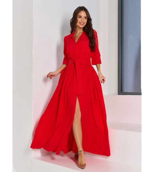 Длинное красное платье с разрезом