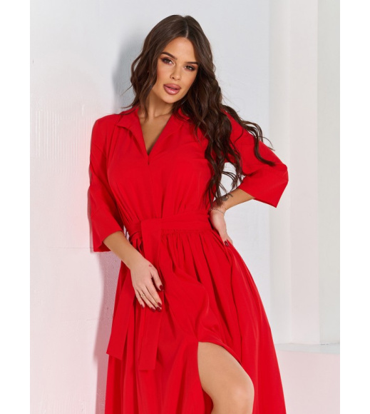 Длинное красное платье с разрезом