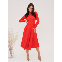 Красное приталенное платье классического кроя