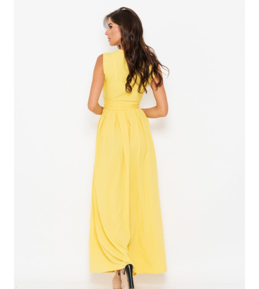 Желтое длинное платье-халат на запах