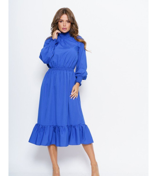 Синее приталенное миди платье с жаткой