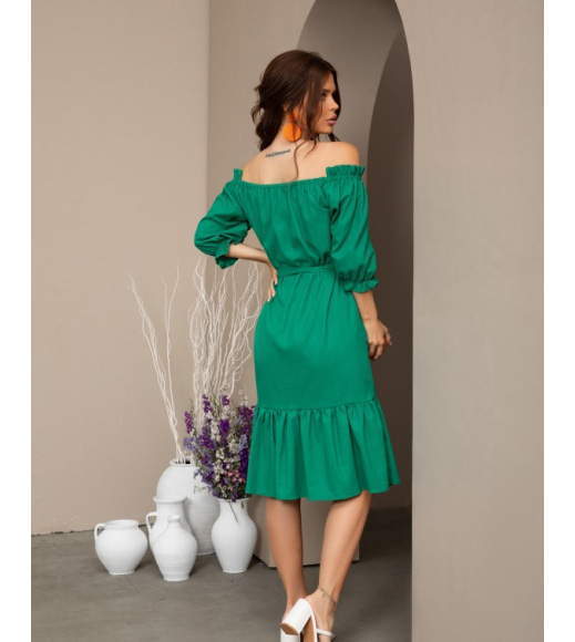 Зеленое коттоновое платье с приспущенными плечами