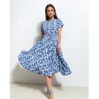 Сине-белое приталенное платье с принтом