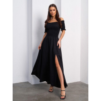 Черное льняное платье с облегающим верхом из жатки