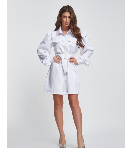 Белое платье-рубашка с присборенными рукавами