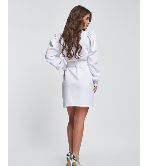 Біле плаття-сорочка з рукавами призбираними