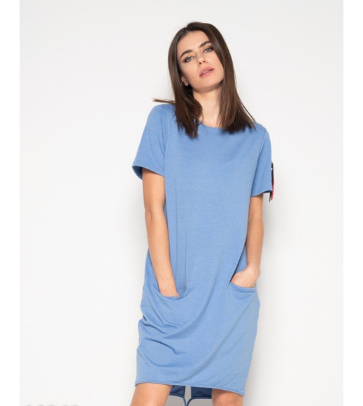 Блакитна сукня з аплікацією та короткими рукавами