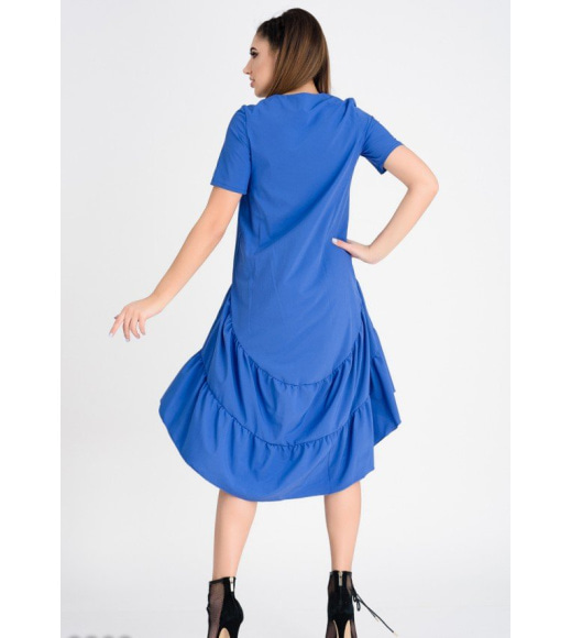 Синее летнее платье с короткими рукавами и присобранной асимметричной юбкой