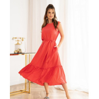 Красное расклешенное платье без рукавов