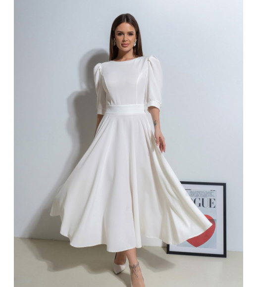 Біла сукня з декоративною спинкою
