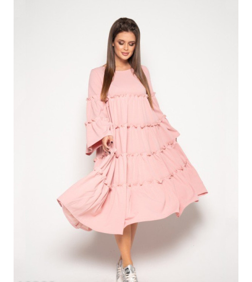 Рожева сукня-трапеція з воланами і рюшами