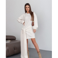 Молочное ангоровое платье с длинным поясом-палантином