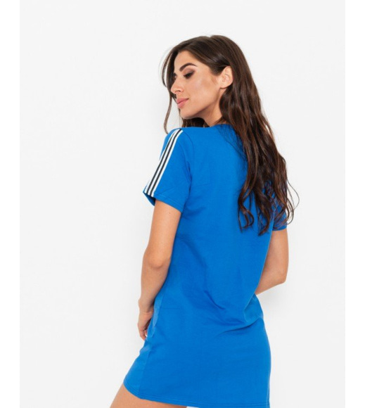 Синее спортивное платье с принтом на кармане