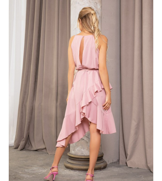 Розовое асимметричное платье на бретелях с воланами