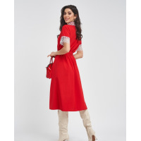 Червоне приталене плаття з мереживом