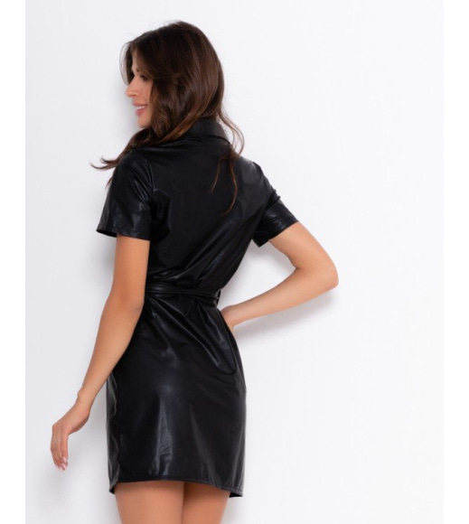 Черное платье-рубашка на пуговицах из эко-кожи