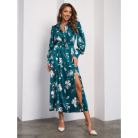 Зеленое шелковое платье с двумя разрезами