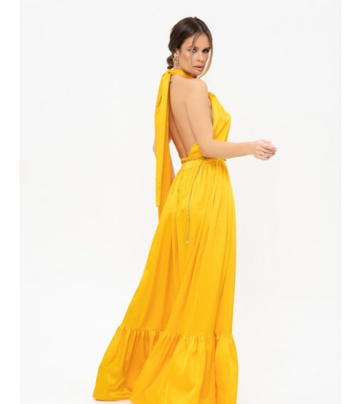 Горчичное шелковое длинное платье с открытой спиной
