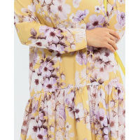 Жовте квіткове плаття вільного крою