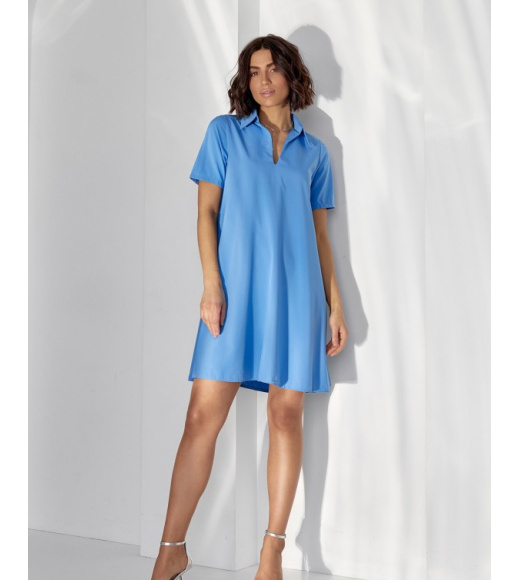 Голубое короткое платье-трапеция с воротником