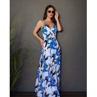 Бело-голубой длинный сарафан кроя на запах