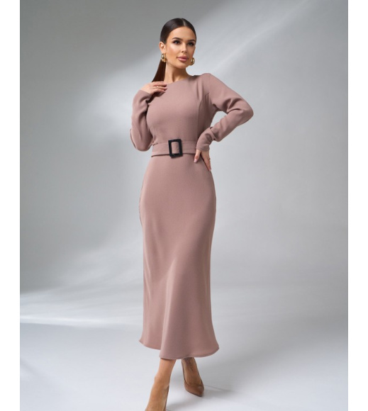 Бежевое элегантное платье в стиле годе