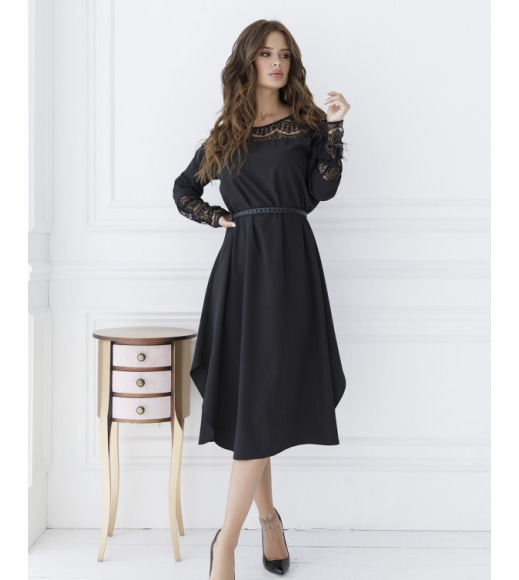 Чорна сукня-трапеція з гіпюрової вставкою