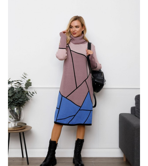 Сиреневое свободное вязаное платье с геометрическим декором