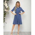 Блакитна приталена сукня-сорочка з короткими рукавами