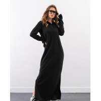 Черное длинное платье с воротником-поло