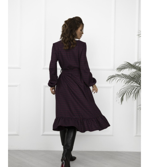Бордовое шерстяное приталенное платье с воланом