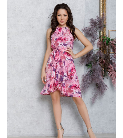 Розовое платье с запахом и воланом