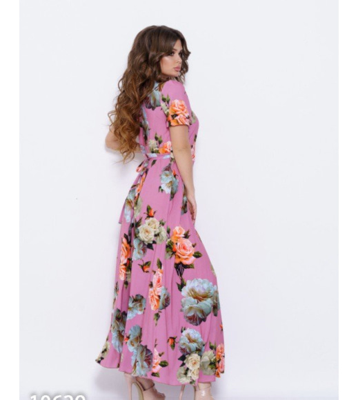 Розовое цветочное длинное платье на запах