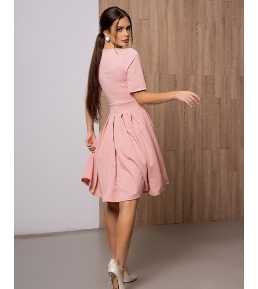 Персиковое платье-татьянка с короткими рукавами
