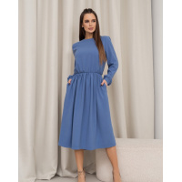 Голубое классическое платье с длинными рукавами