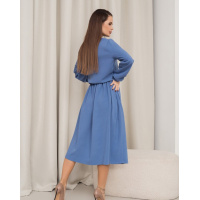 Голубое классическое платье с длинными рукавами