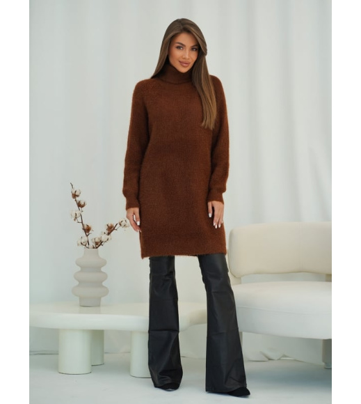 Коричневое платье-гольф свободного кроя