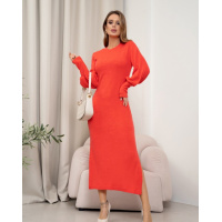 Коралловое ангоровое платье с разрезом