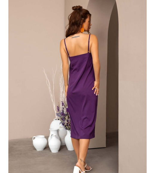 Фіолетове плаття на бретельках в білизняному стилі