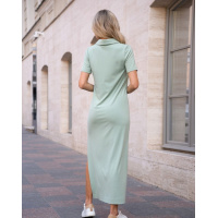 Оливковое фактурное платье-поло с боковым разрезом