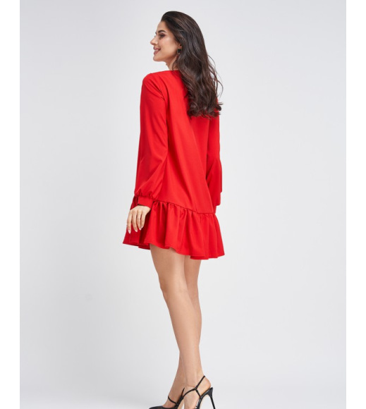 Красное расклешенное платье с планкой на пуговицах