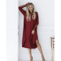 Бордовое платье-трапеция с гипюровой вставкой