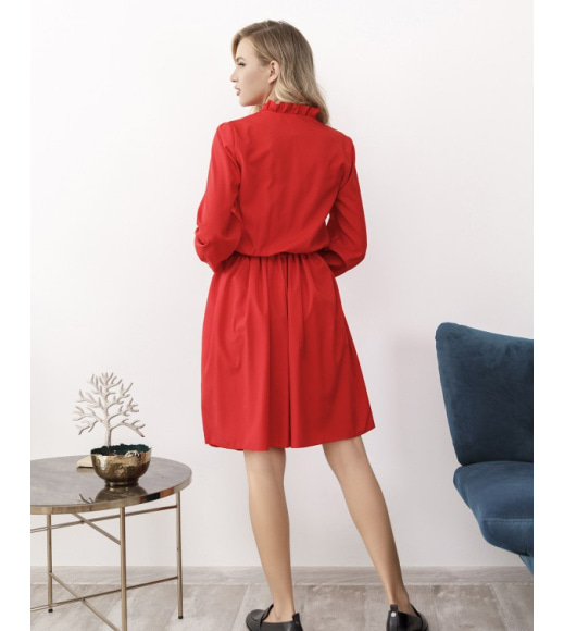 Червоне приталене плаття з рюшами