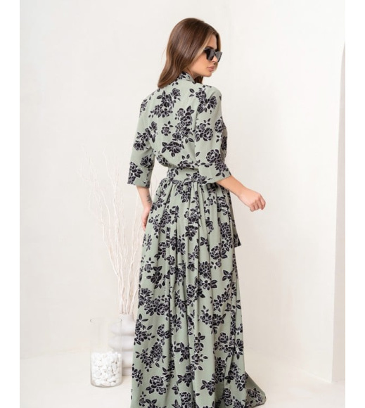 Оливковое длинное платье с расклешенным низом