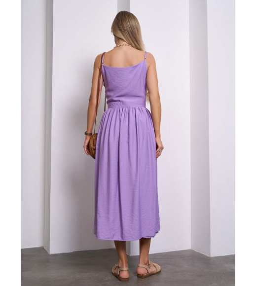 Сиреневый льняной сарафан кроя на запах