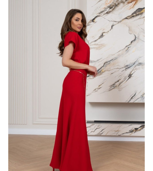 Червона сукня максі довжини