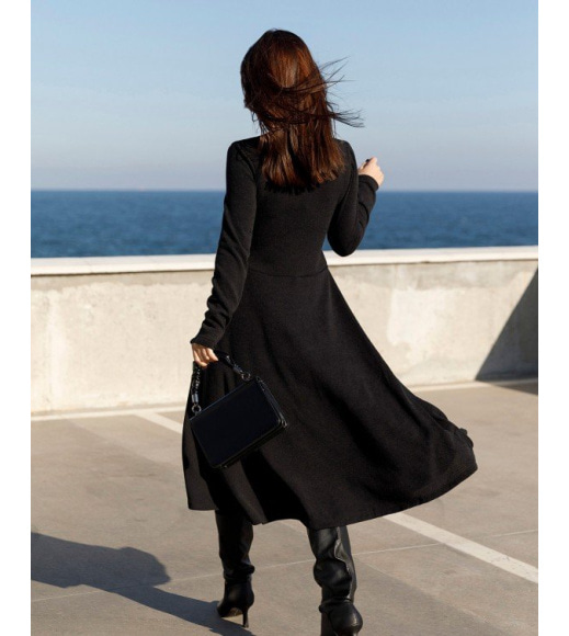Черное ангоровое платье с воротником-стойкой