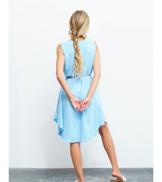 Голубое платье-трапеция со скругленным низом